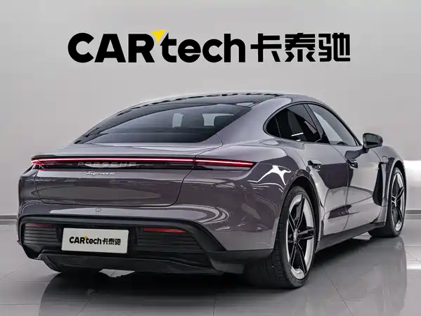 Porsche Taycan 2024