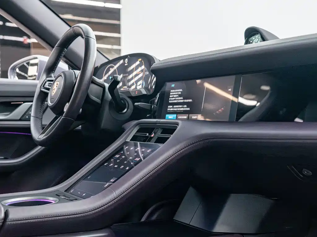 Porsche Taycan 2024 — фото 21