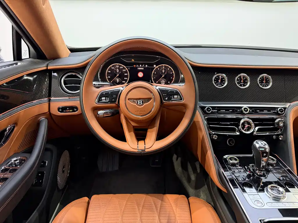 Bentley Flying Spur 2024 — фото 14