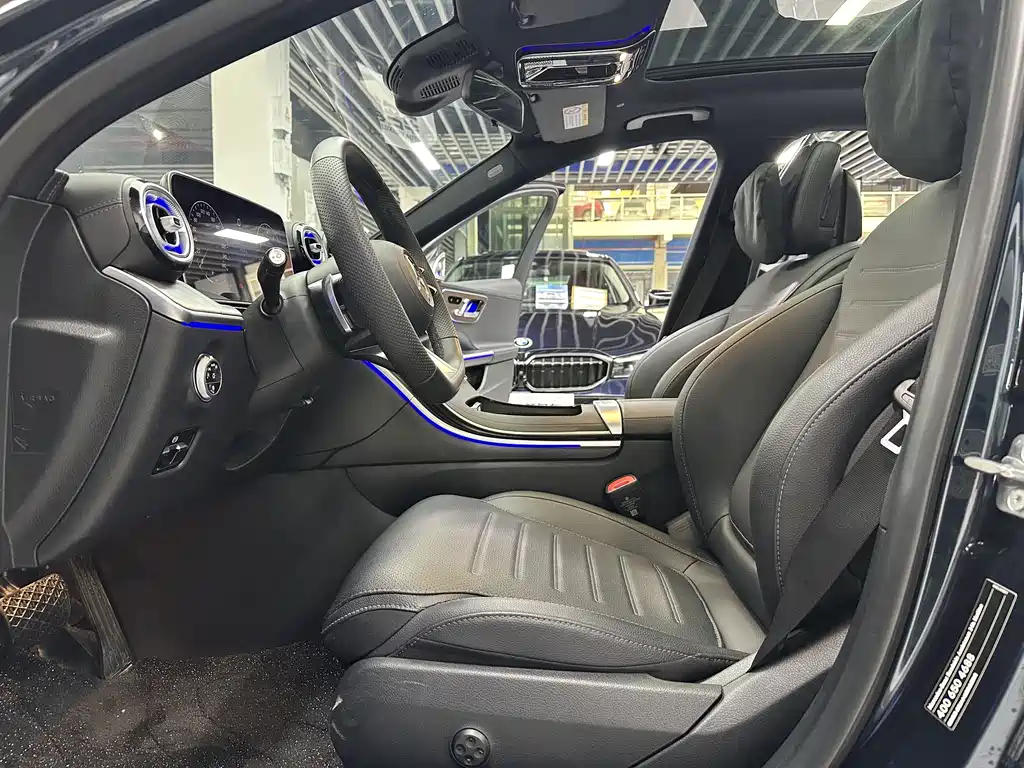 Mercedes-Benz C-Class 2025