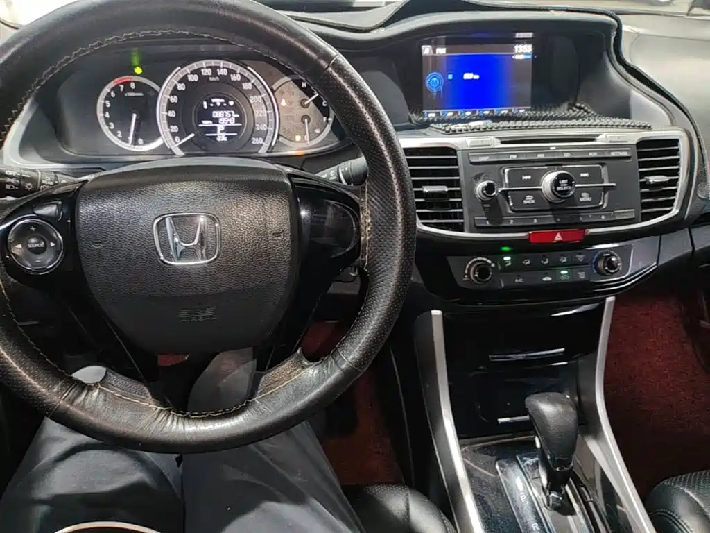 Honda Accord 2016 — фото 10
