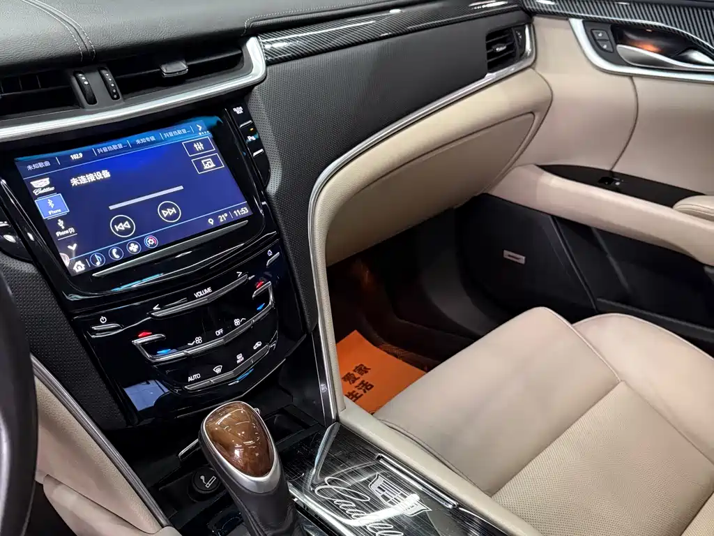 Cadillac XTS 2018 — фото 11