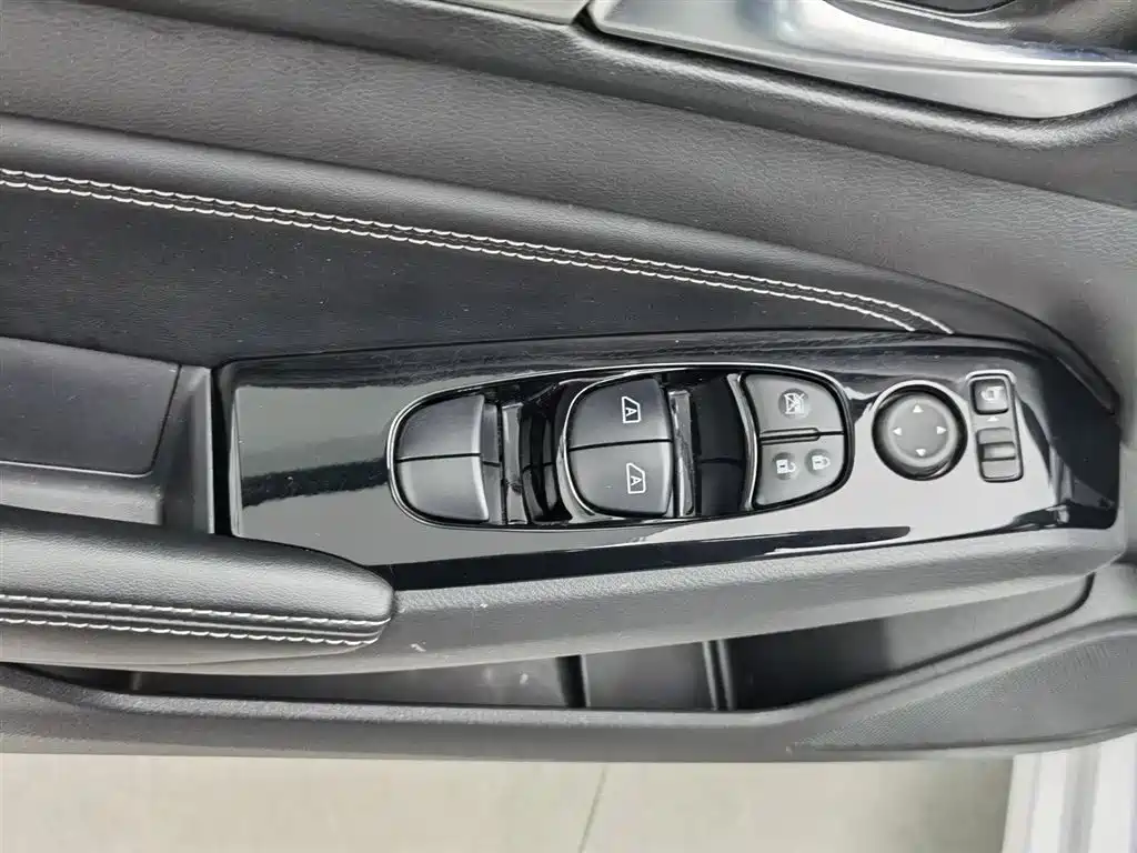 Nissan Teana 2022 — фото 9