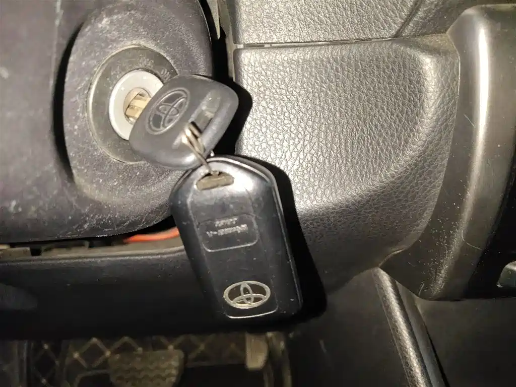 Toyota Yaris L 2020 — фото 17