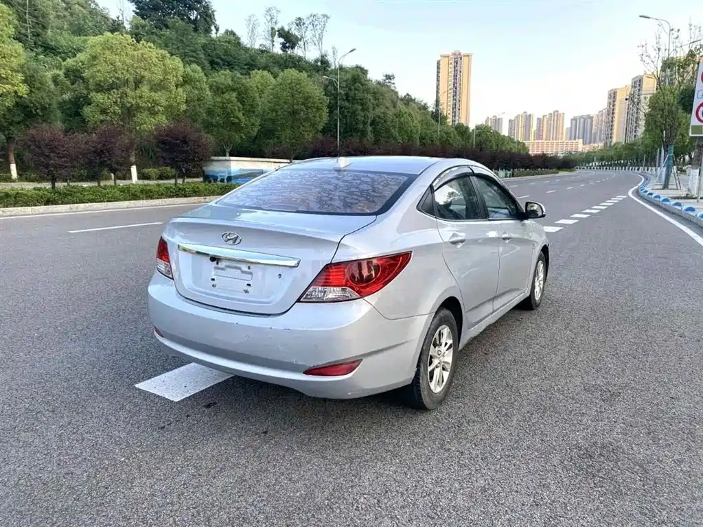 Hyundai Verna 2013