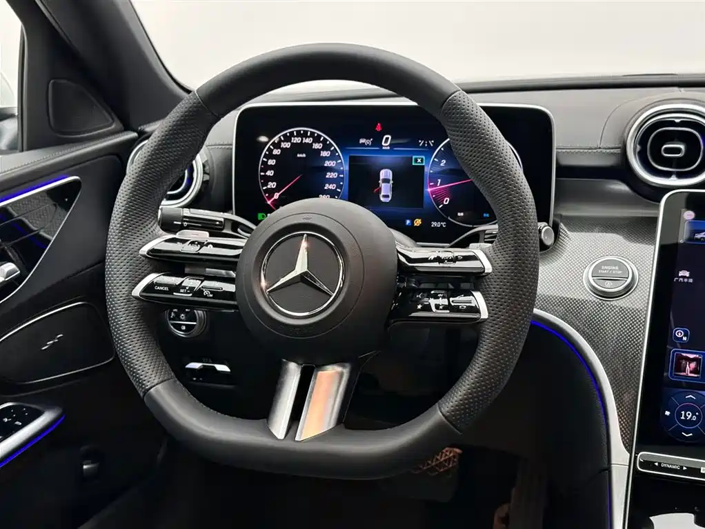 Mercedes-Benz C-Class 2024 — фото 12