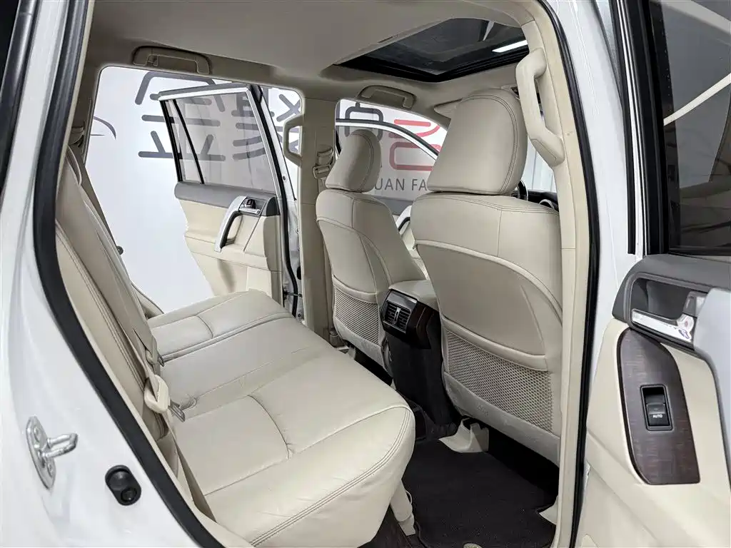 Toyota Prado 2014 — фото 13