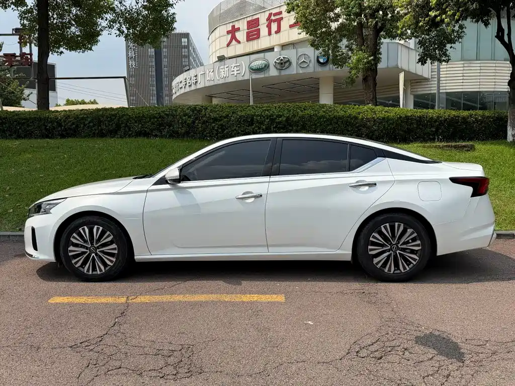 Nissan Teana 2024 — фото 3