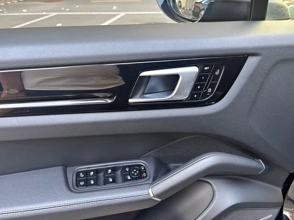 Porsche Cayenne New Energy 2021 — фото 15