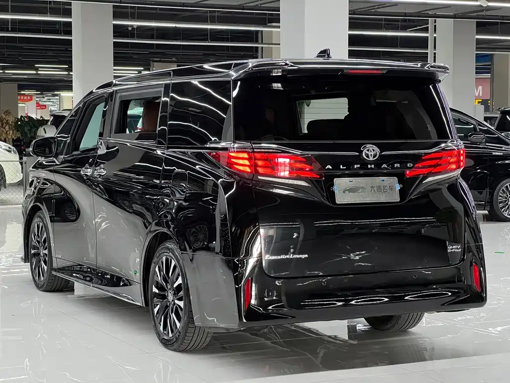 Toyota Alphard 2024 — фото 6