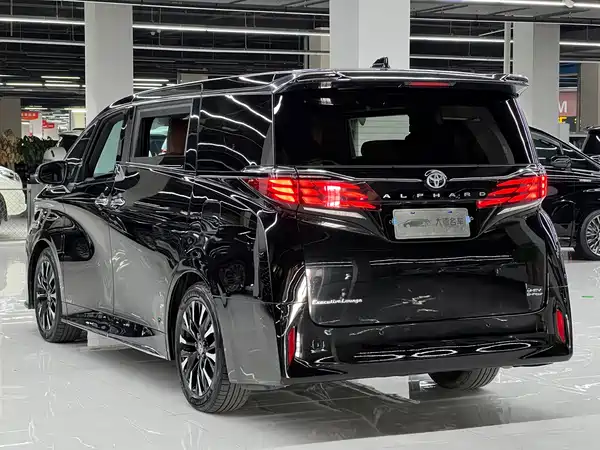 Toyota Alphard 2024