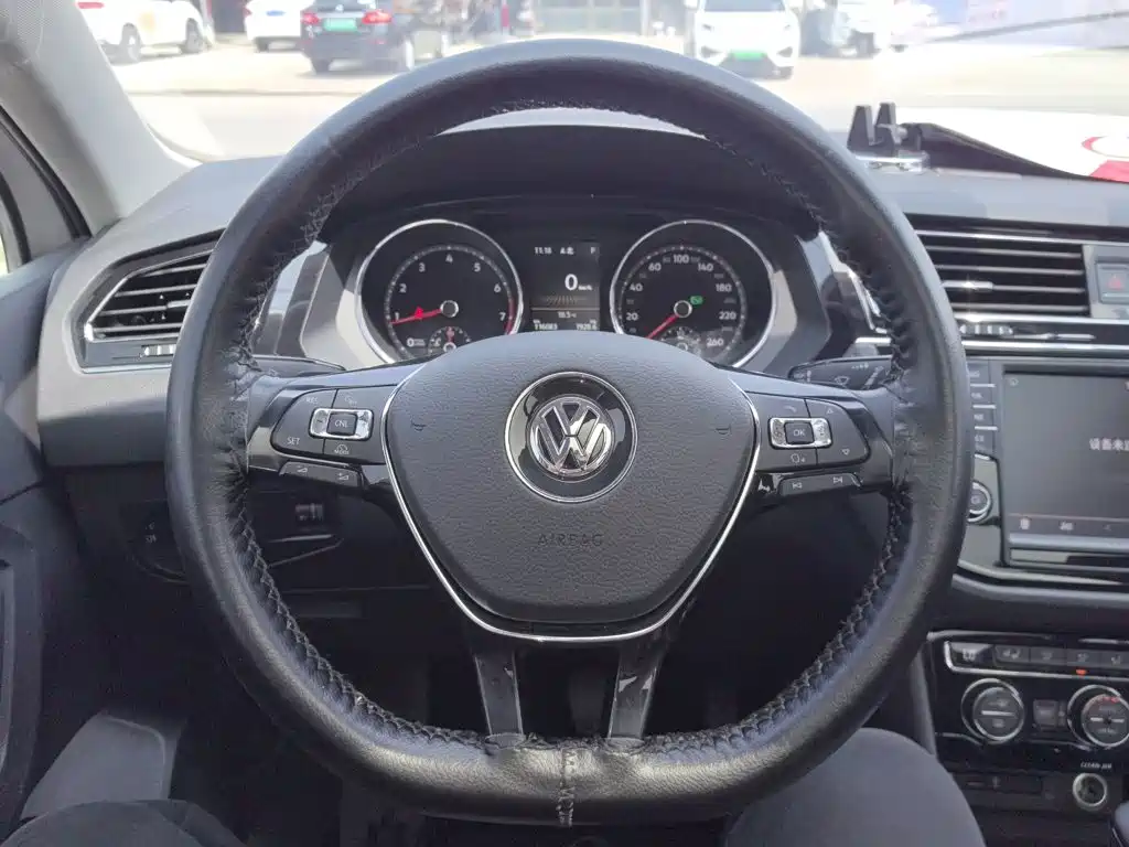 Volkswagen Tiguan L 2018 — фото 7