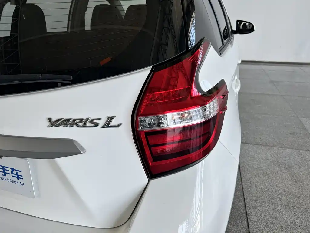Toyota Yaris L 2019 — фото 11