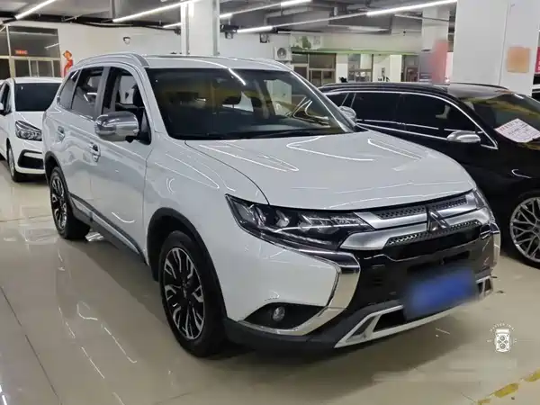Mitsubishi Outlander 2021