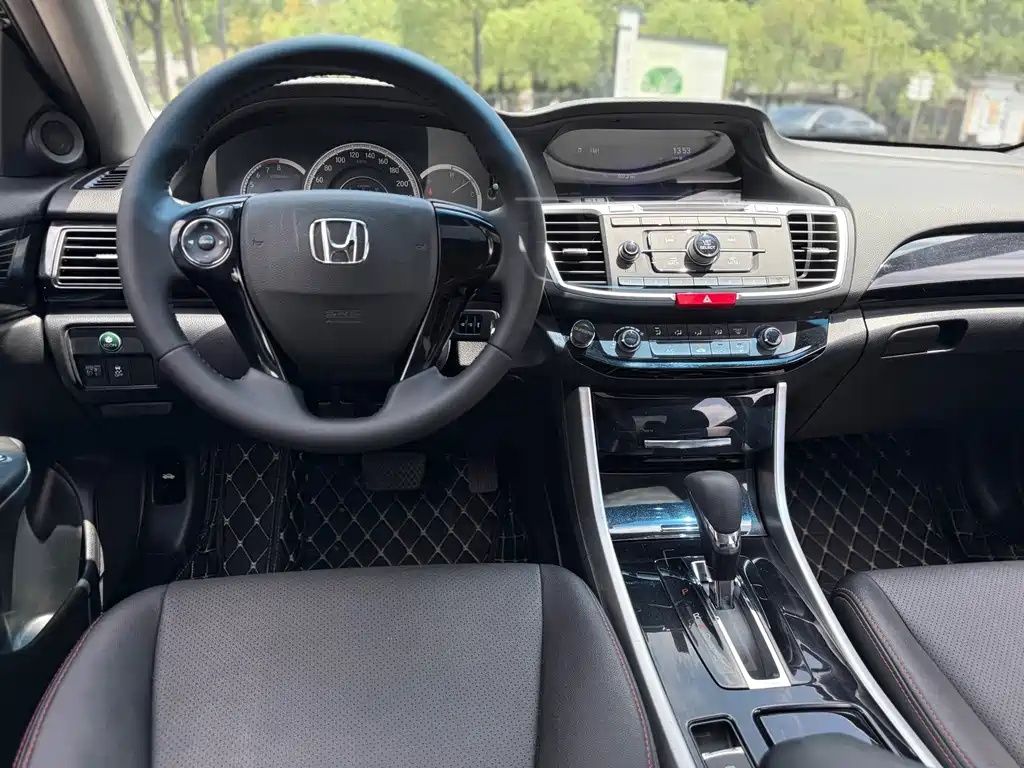 Honda Accord 2016 — фото 15