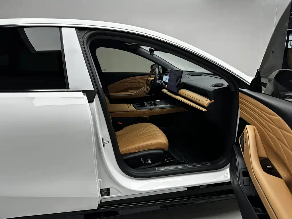 Geely Galaxy Starshine 8 2025 — фото 9