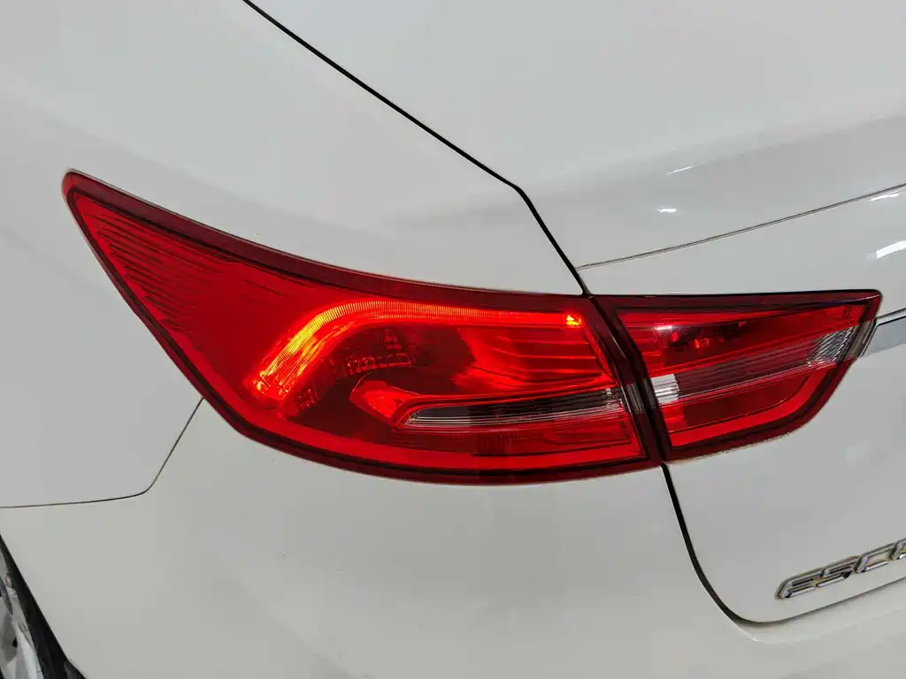 Ford Escort 2016 — фото 12