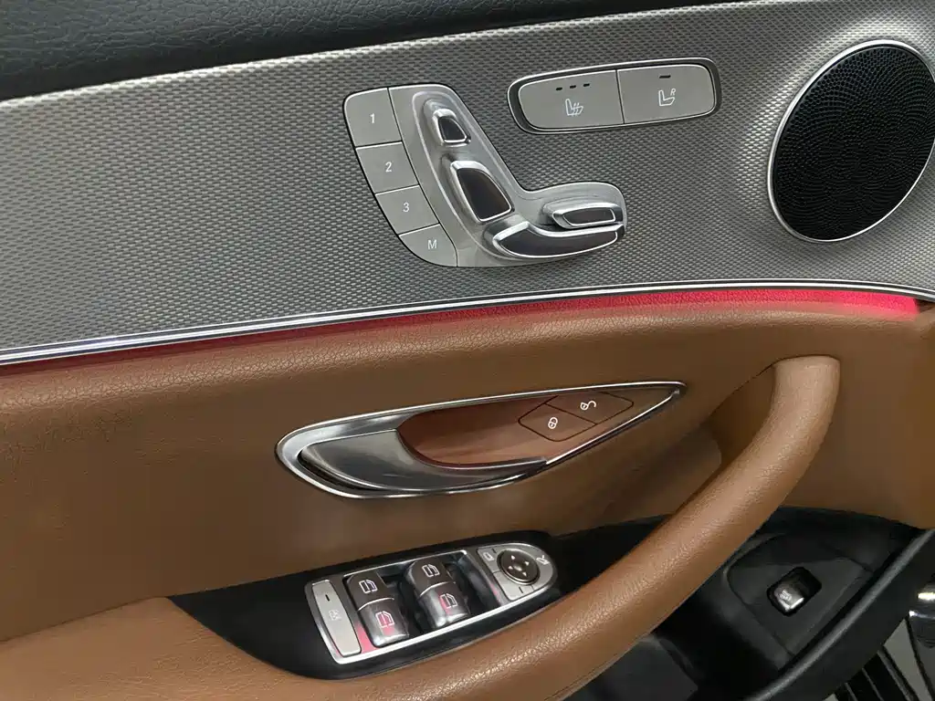 Mercedes-Benz E-Class 2018 — фото 12
