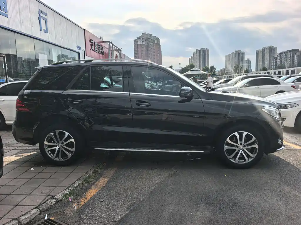 Mercedes-Benz GLE 2015 — фото 18