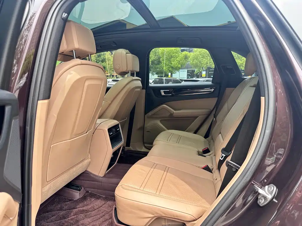 Porsche Cayenne 2018 — фото 10