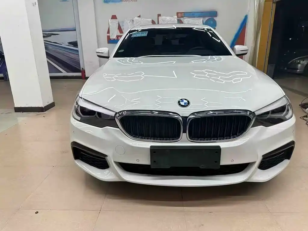 BMW 5 Series 2017 — фото 1