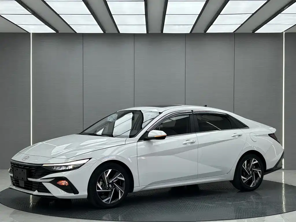 Hyundai Elantra 2023