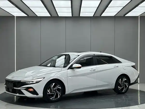 Hyundai Elantra 2023