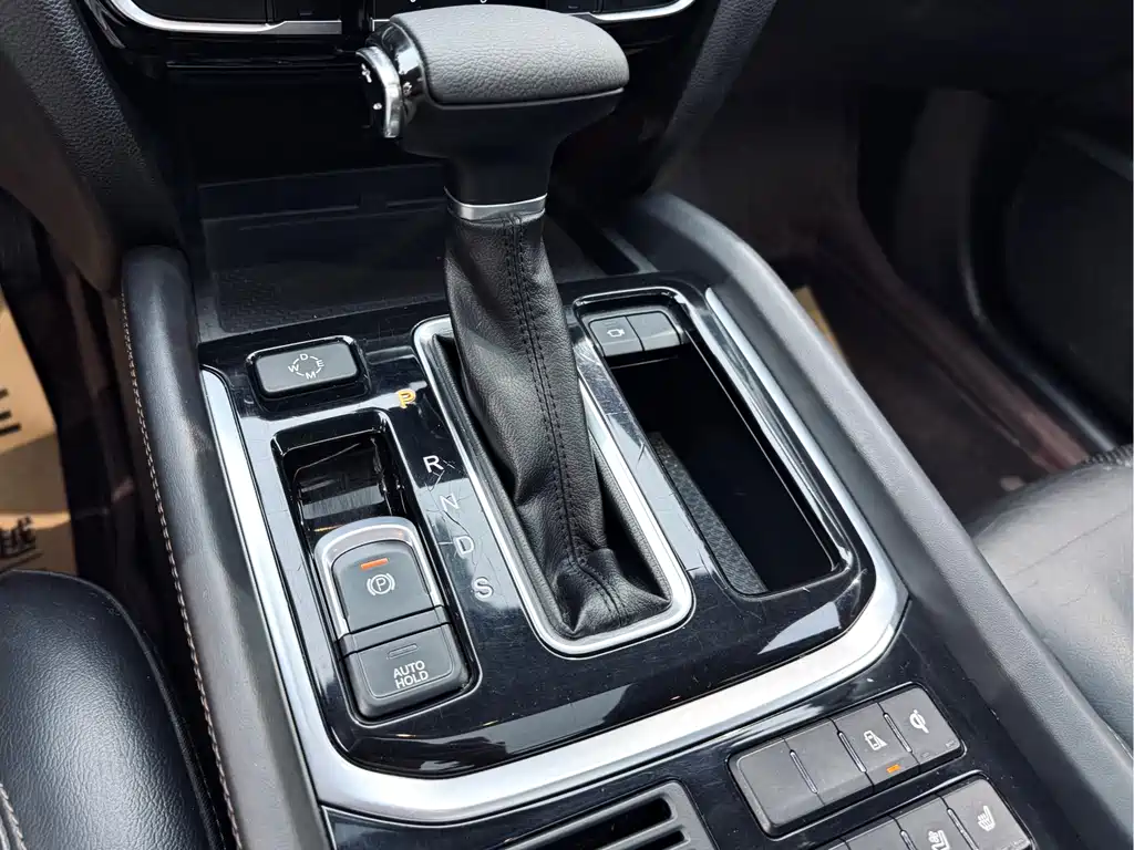 GAC Motor Trumpchi GS8 2017 — фото 15