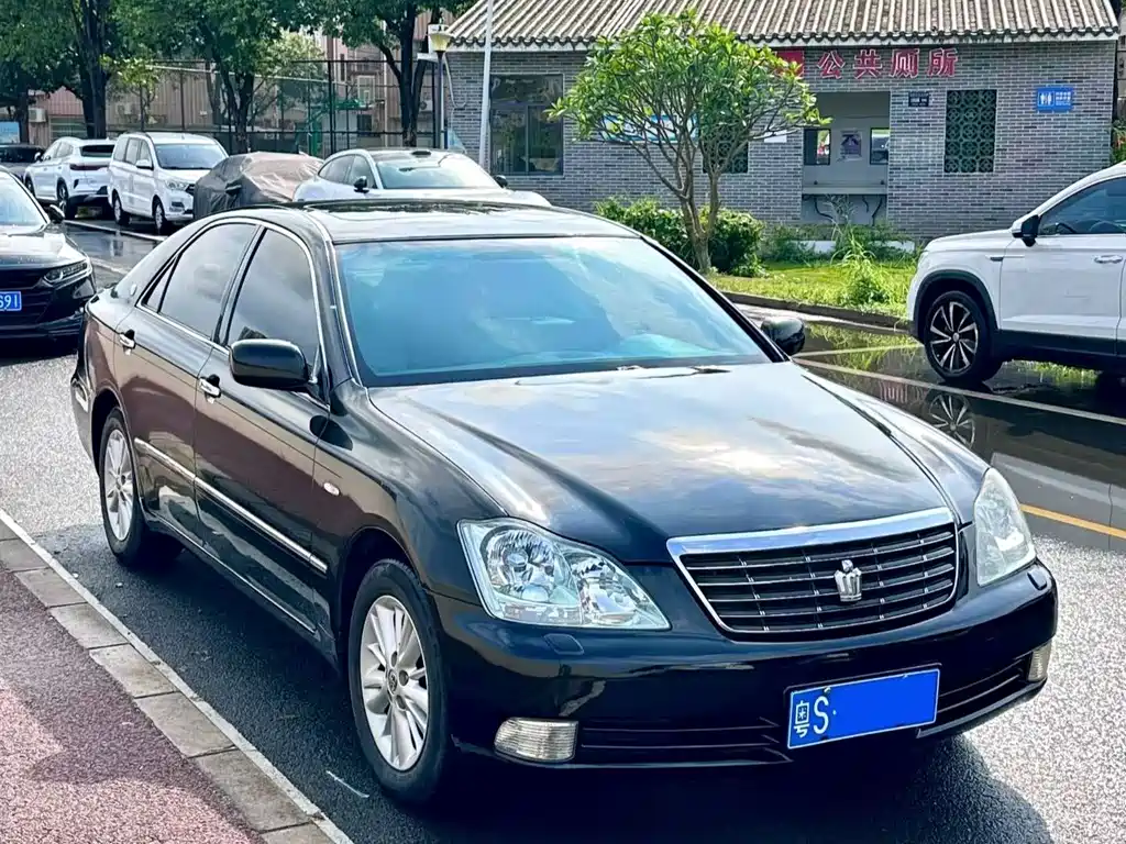 Toyota Crown 2006 — фото 3