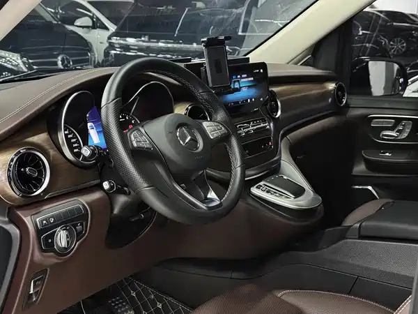 Mercedes-Benz V-Class 2024