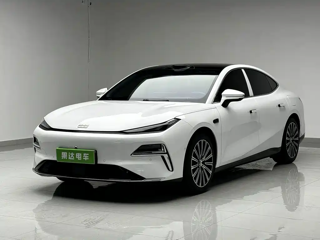 Geely Galaxy Starshine 8 2025 — фото 1