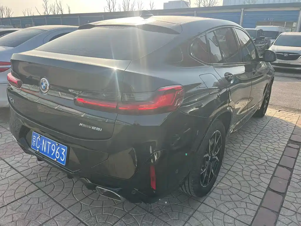 BMW X4 2023 — фото 18