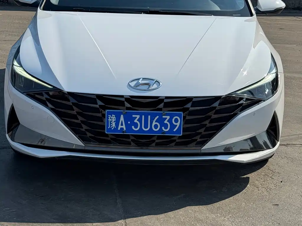 Hyundai Elantra 2022 — фото 2