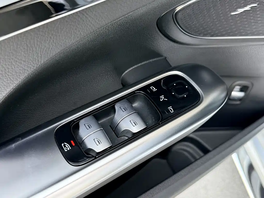 Mercedes-Benz C-Class 2022 — фото 18