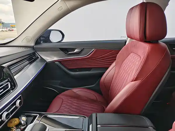 Hongqi HS5 2023