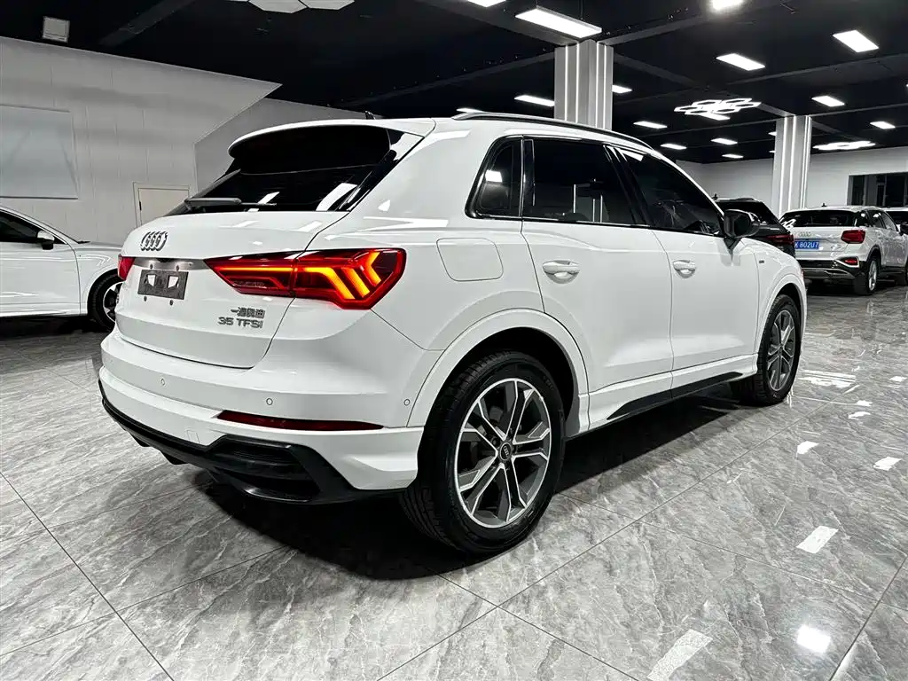 Audi Q3 2023 — фото 9