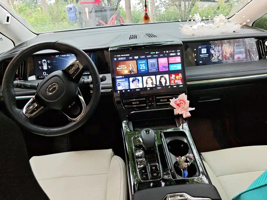 GAC Trumpchi E9 2023 — фото 12