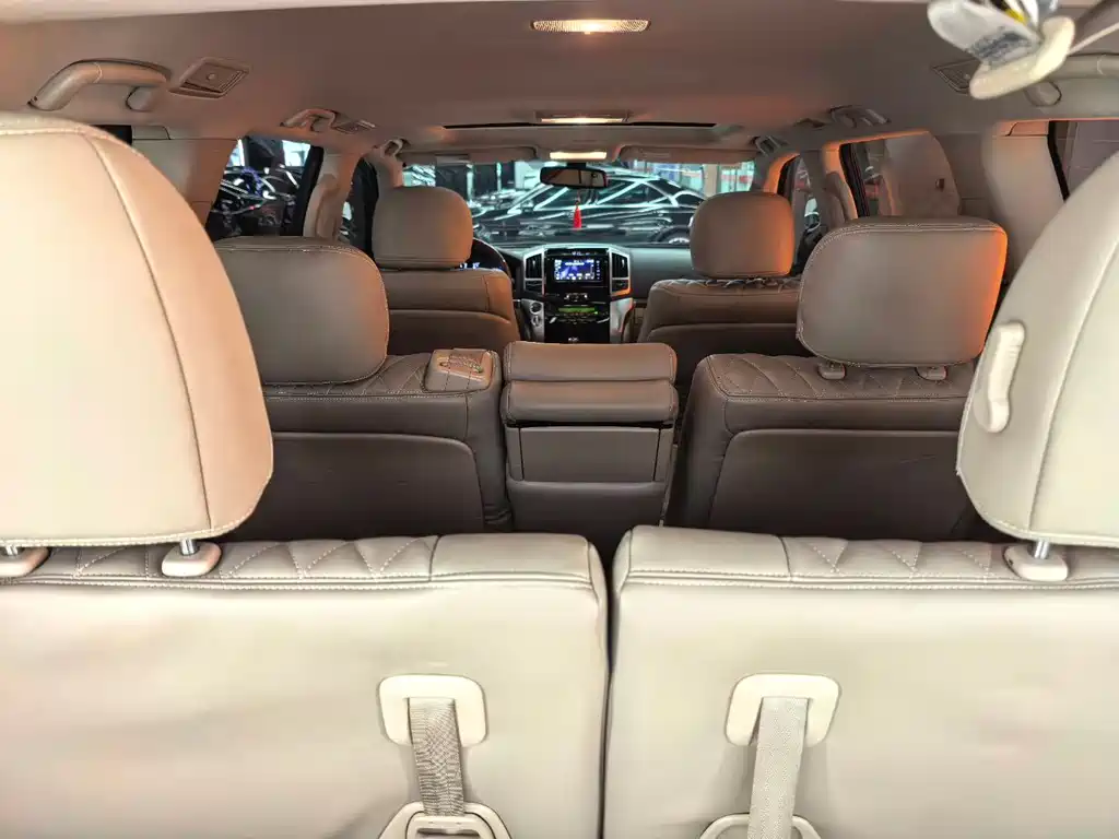Toyota Land Cruiser 2016 — фото 8