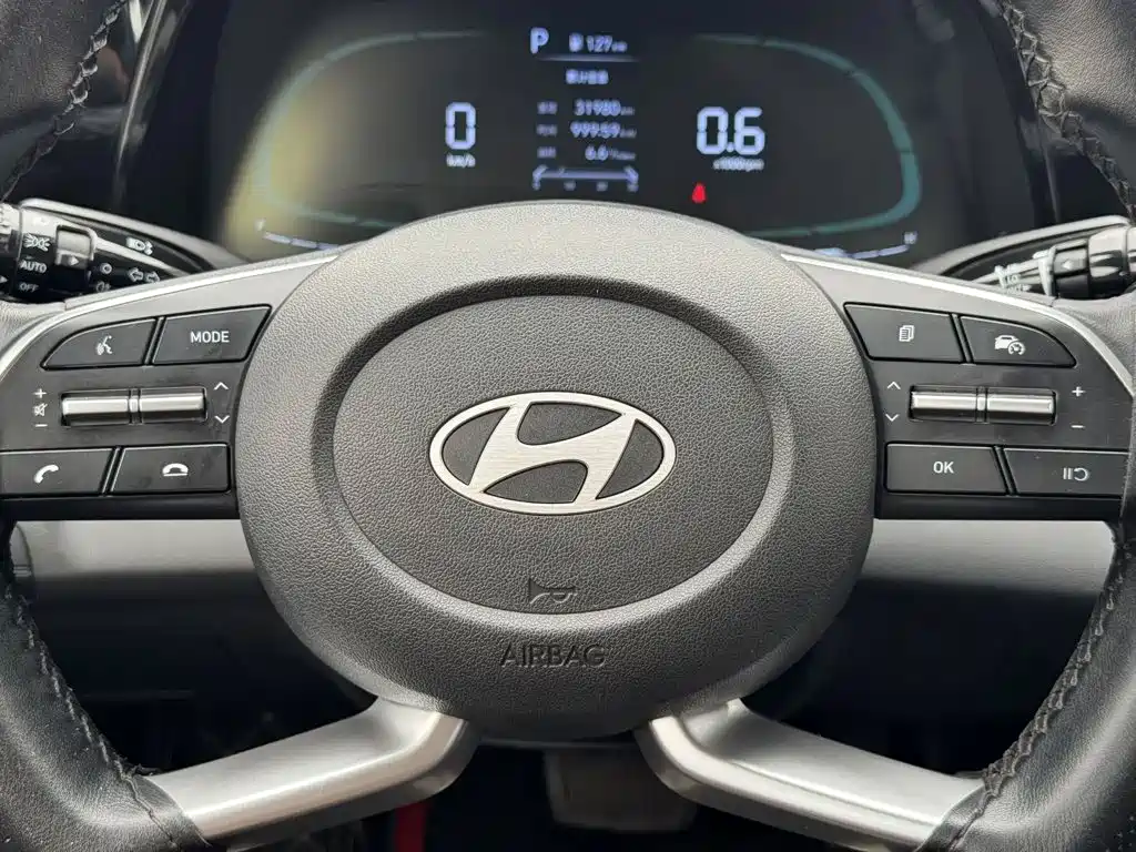 Hyundai Elantra 2023