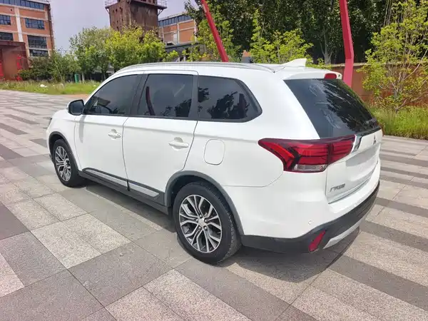 Mitsubishi Outlander 2017