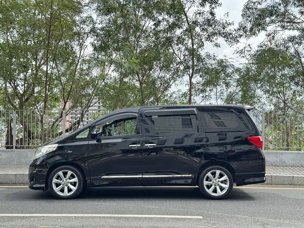 Toyota Alphard 2011 — фото 8