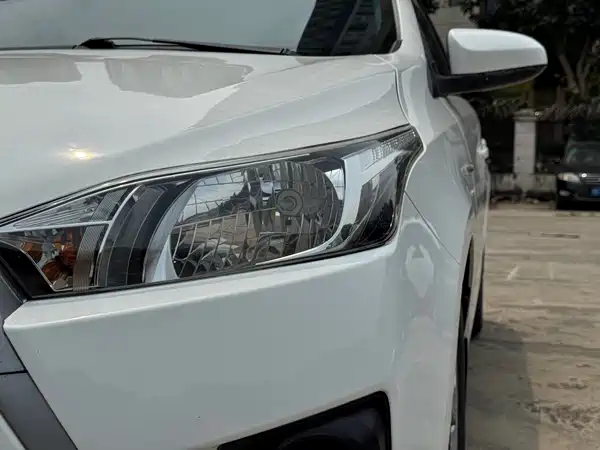 Toyota Yaris L 2015