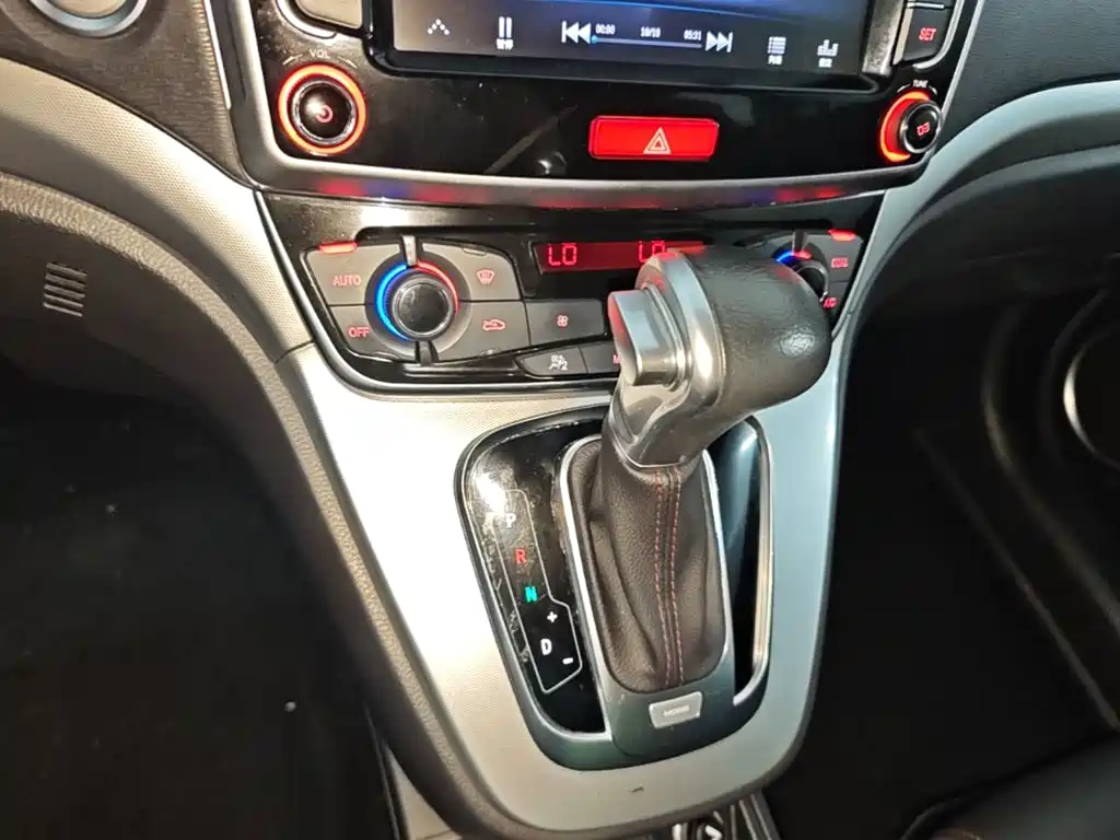 Haval M6 2017 — фото 14