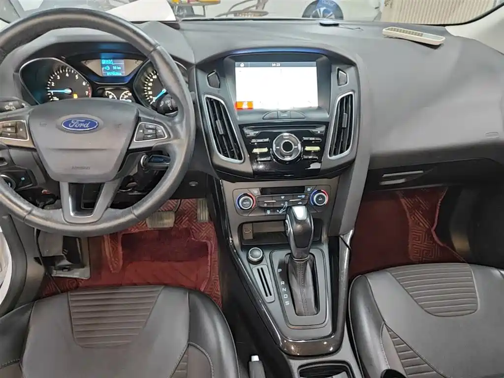Ford Focus 2017 — фото 13