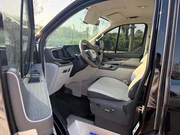 Ford Tourneo 2023