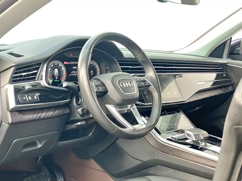 Audi Q8 2021 — фото 11