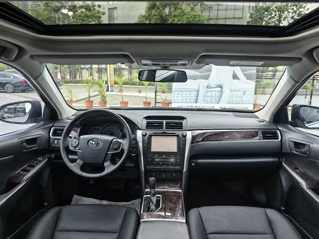Toyota Camry 2016 — фото 12
