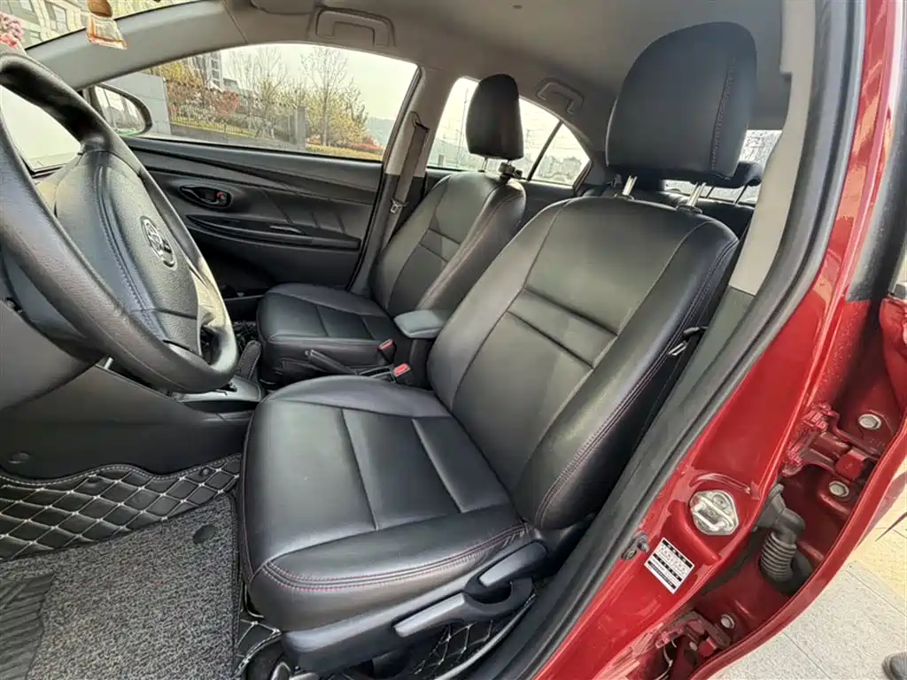 Toyota Yaris L 2020 — фото 7