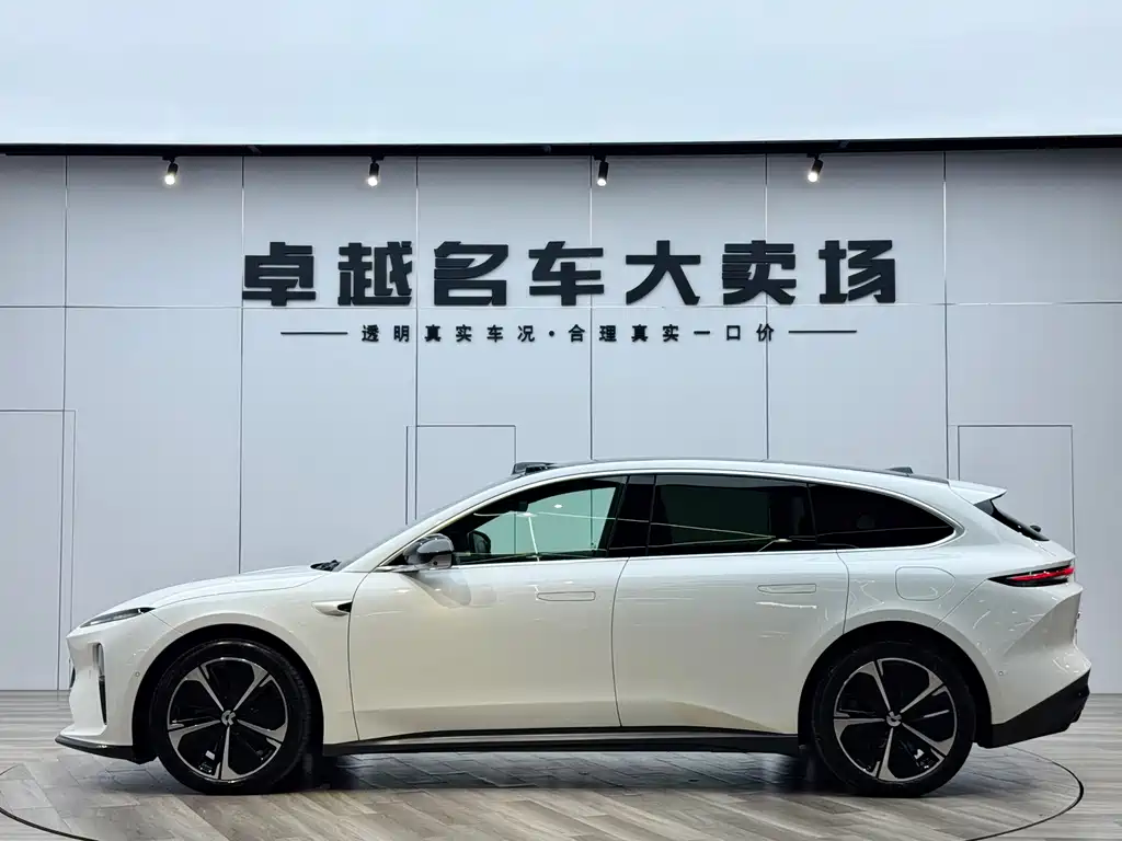 NIO ET5 2024