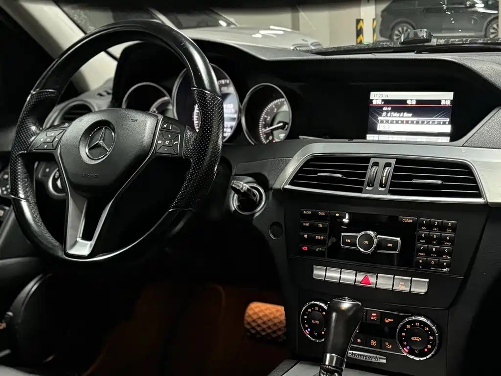 Mercedes-Benz C-Class 2012 — фото 12